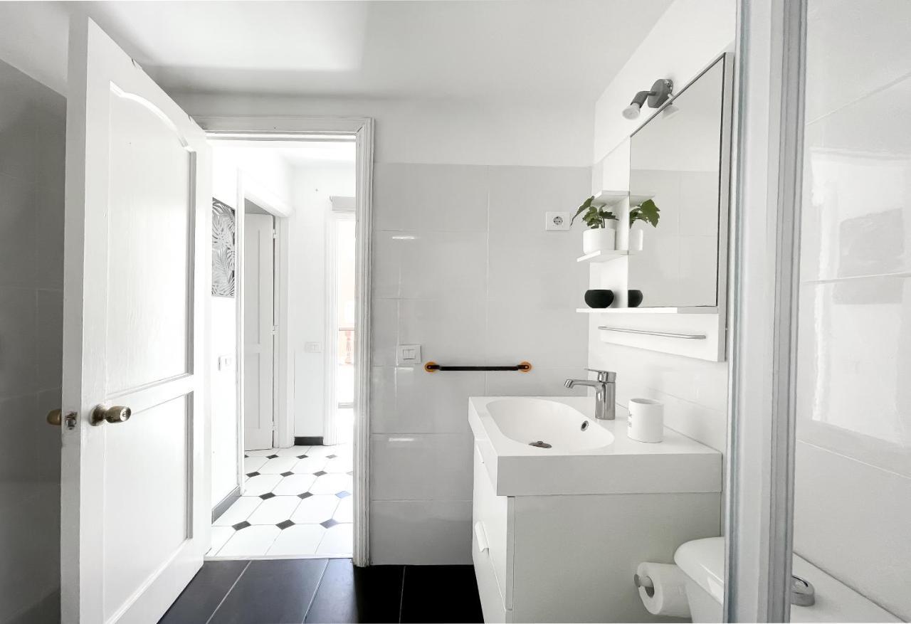 Apartament House *
